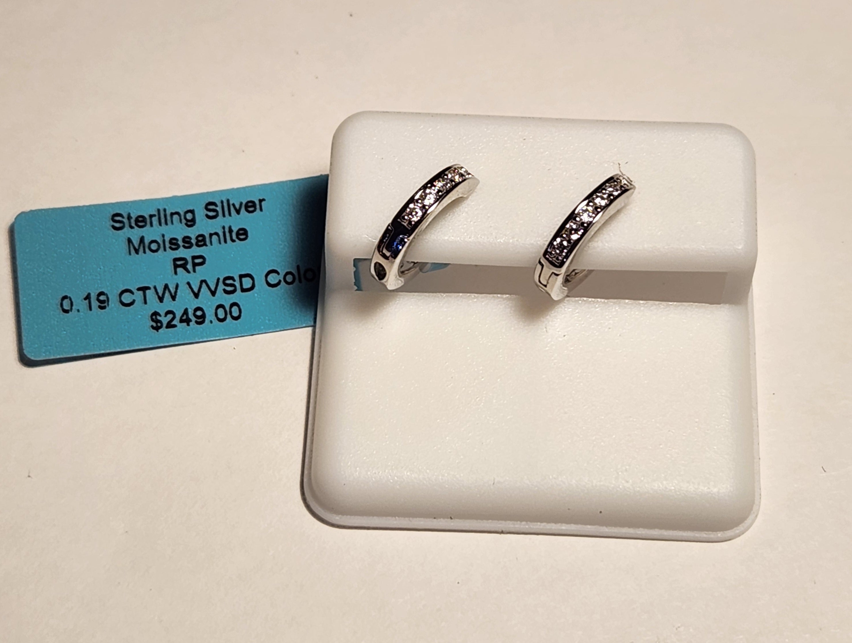 sterling silver 925  0.19 ctw moissanite huggie earrings