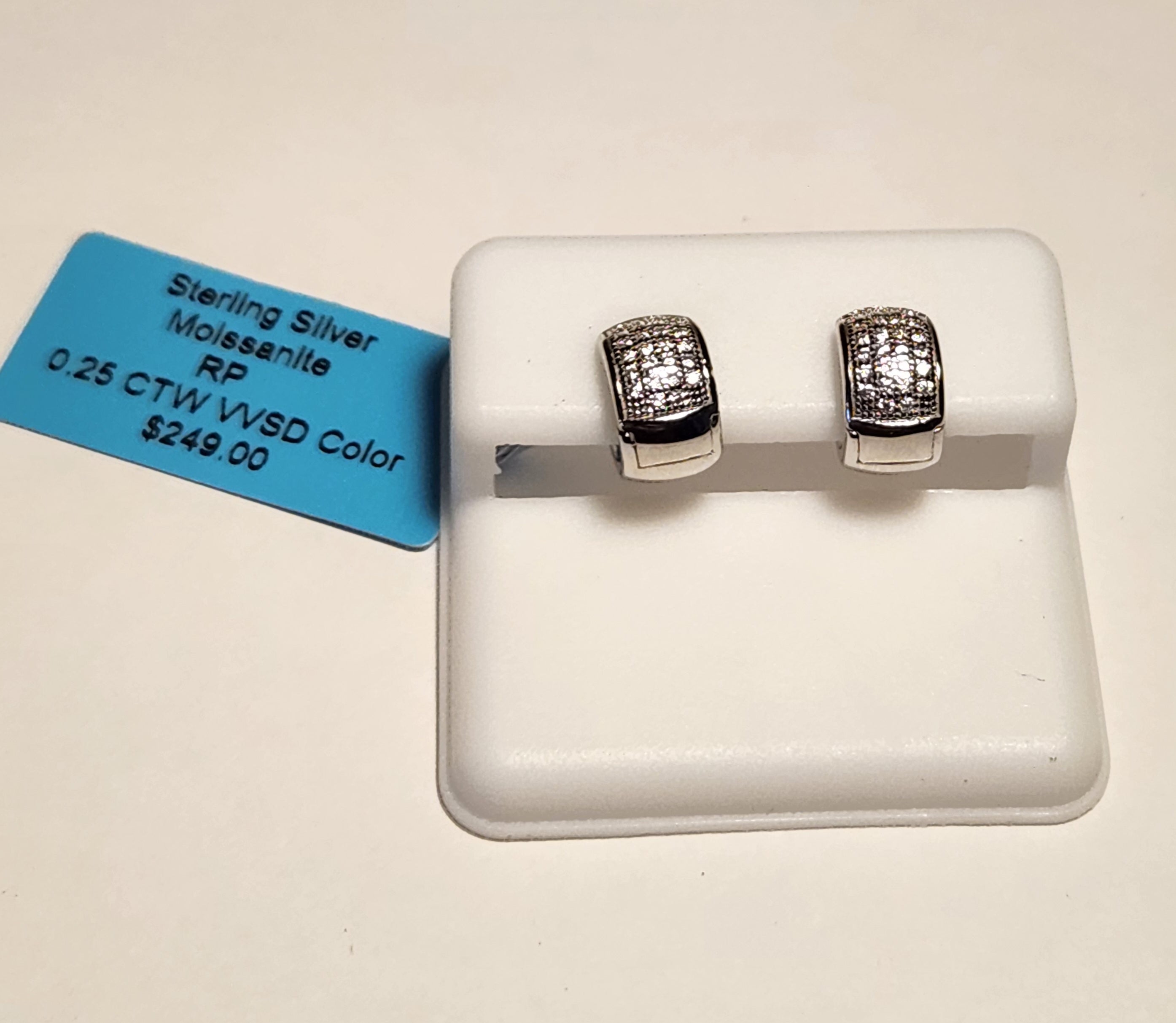 sterling silver 925  0.25 ctw moissanite huggie earrings